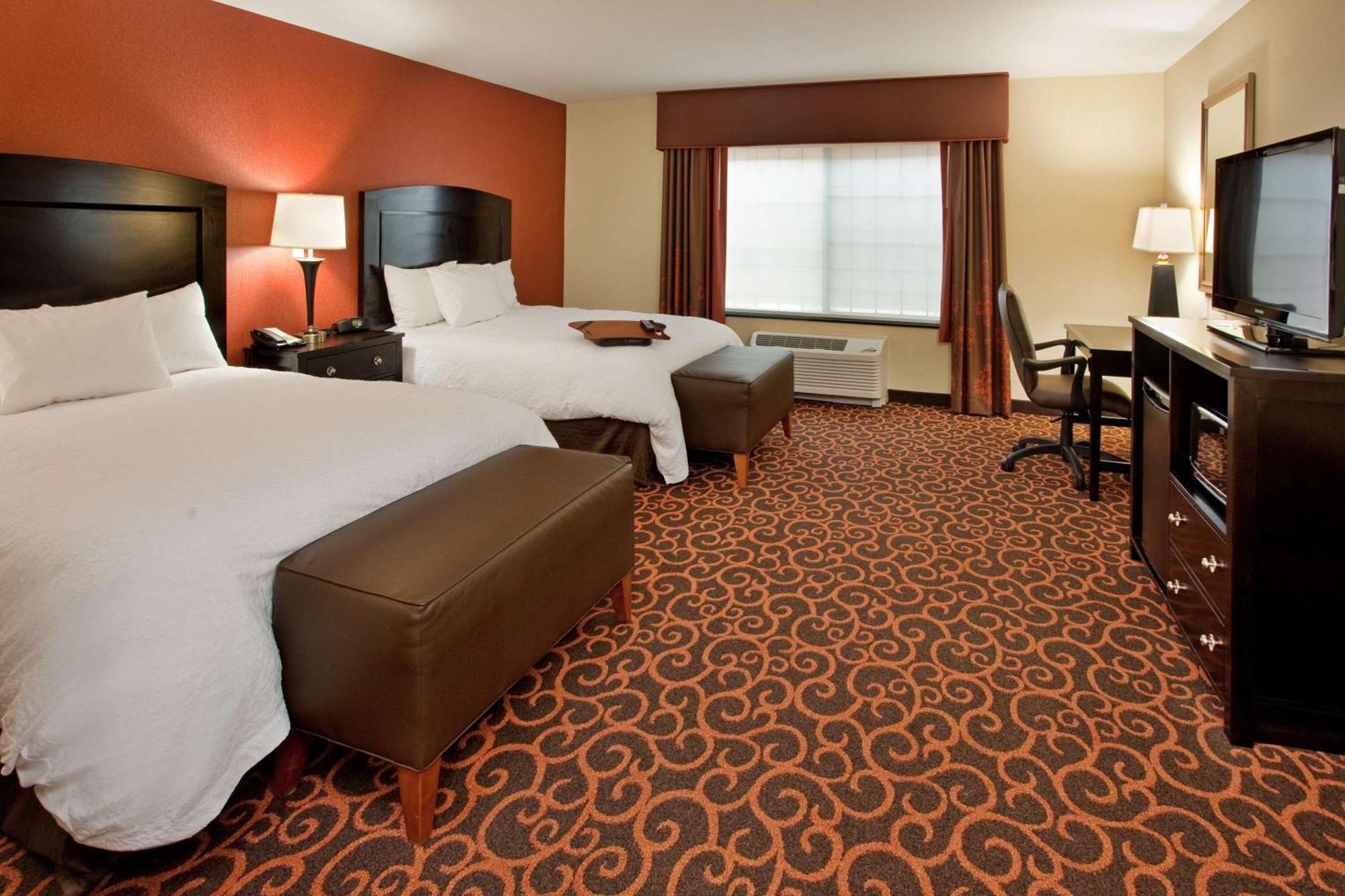 Hampton Inn & Suites Dickinson Nd Exterior photo