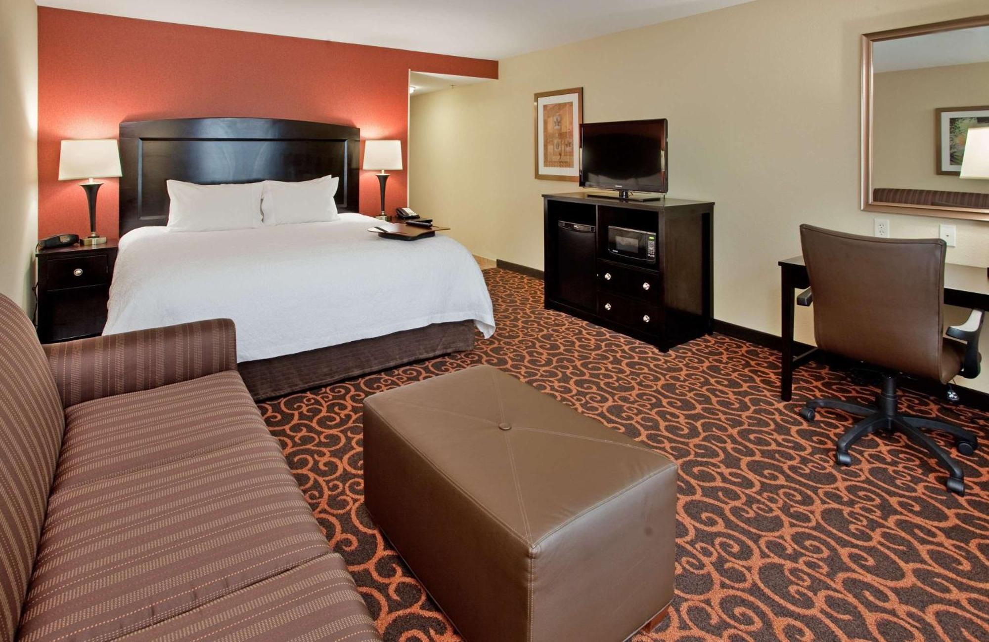 Hampton Inn & Suites Dickinson Nd Exterior photo