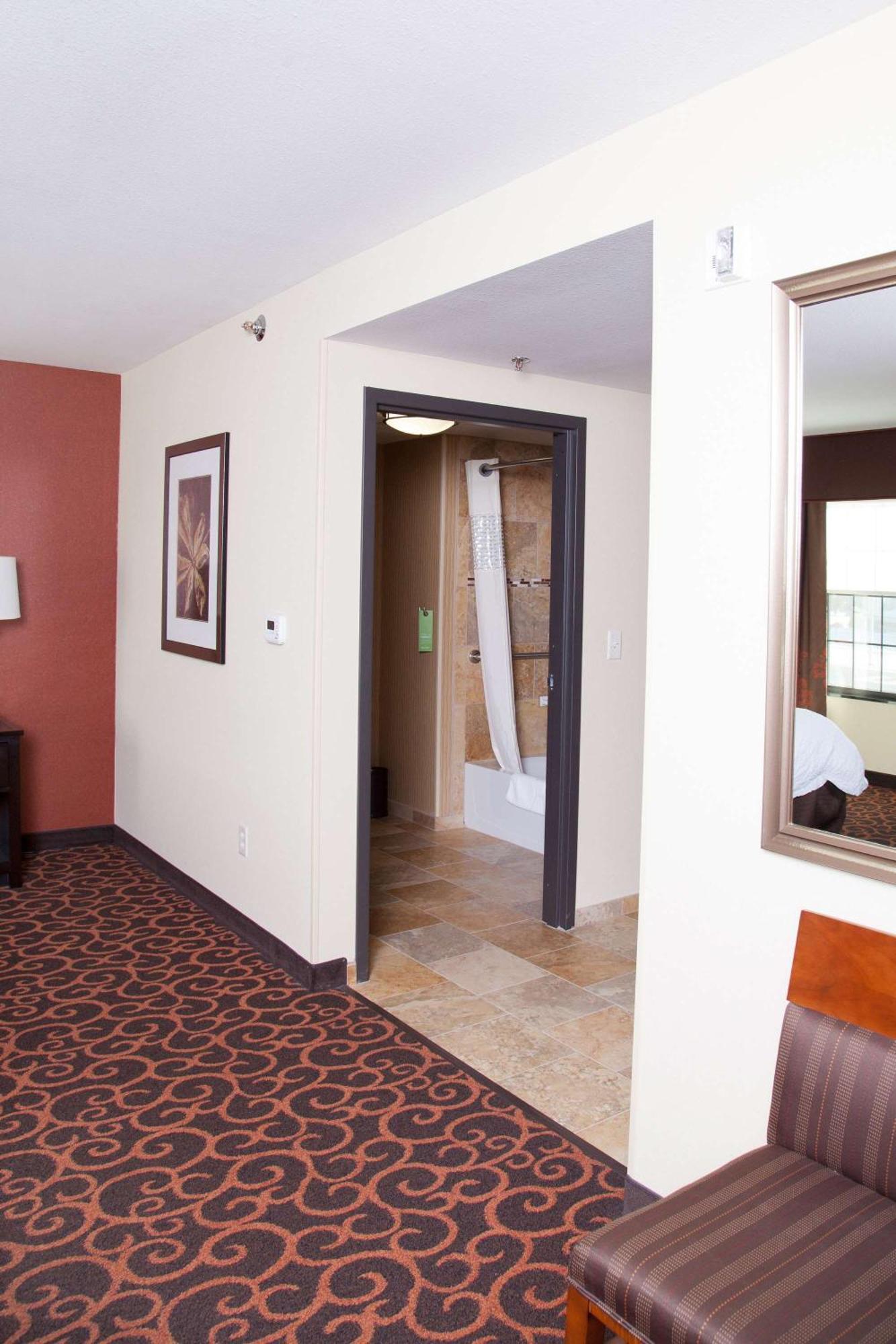 Hampton Inn & Suites Dickinson Nd Exterior photo
