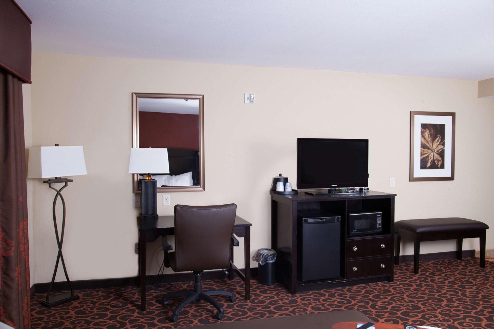 Hampton Inn & Suites Dickinson Nd Exterior photo